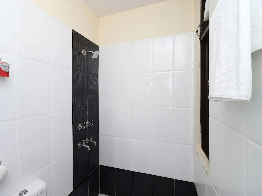 OYO 12477 DLF Phase 2