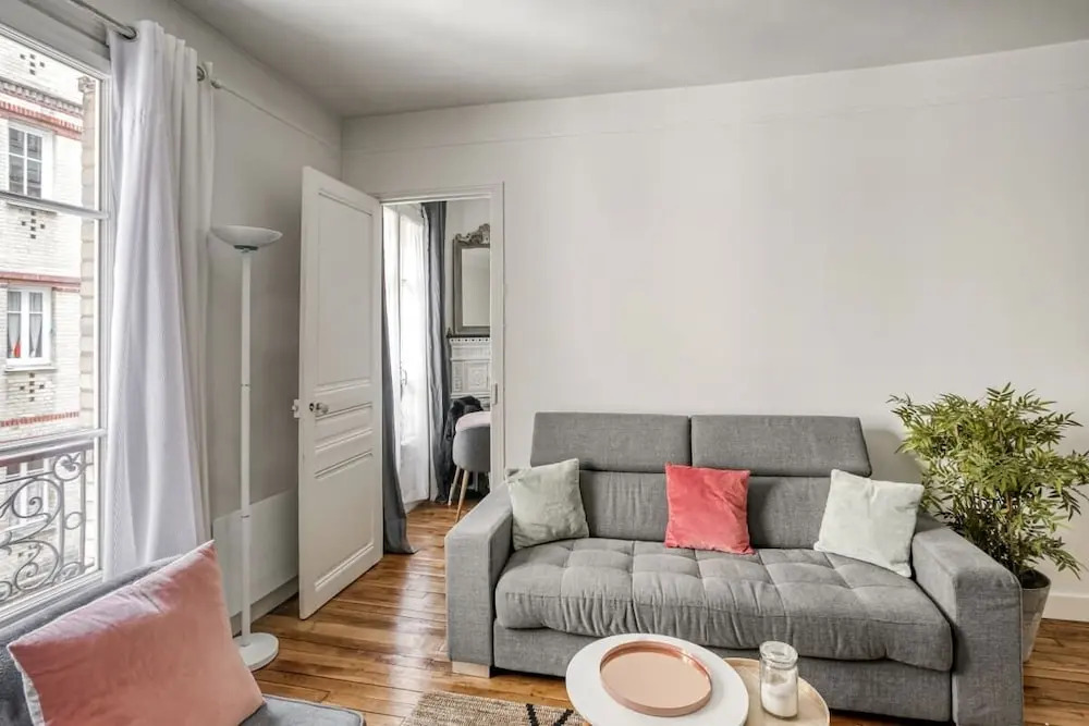 Stunning 2 Bedrooms Apartment - Modern & Cosy