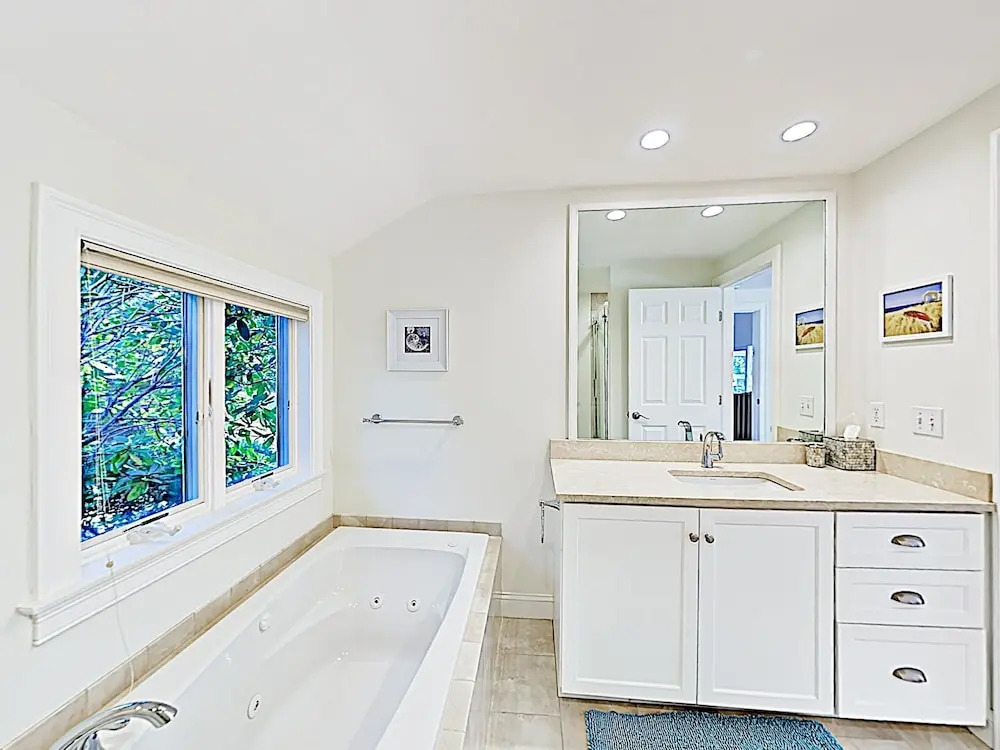 New Listing! Chic Chatham Gem Near Beach & Ferry 3 Bedroom Home