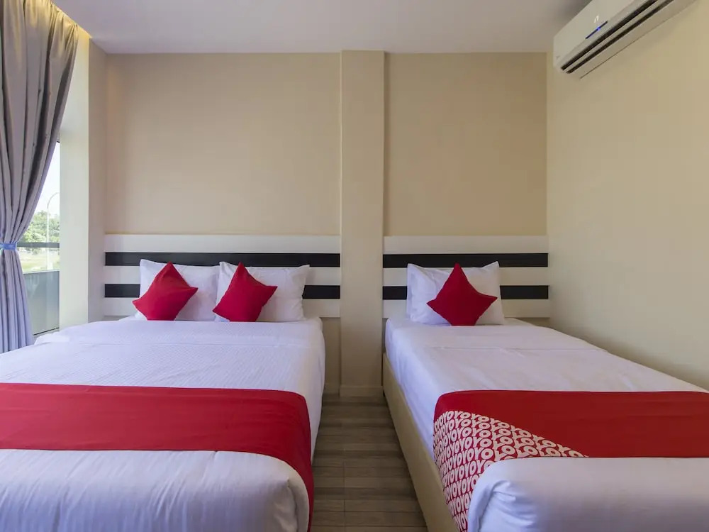 LEA GUEST HOUSE & CAFE Lukut