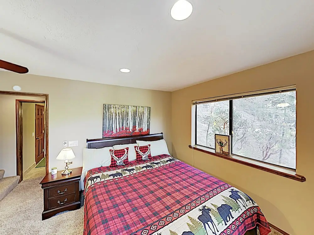 New Listing! Wooded , Decks & Sledding Hill 4 Bedroom Home
