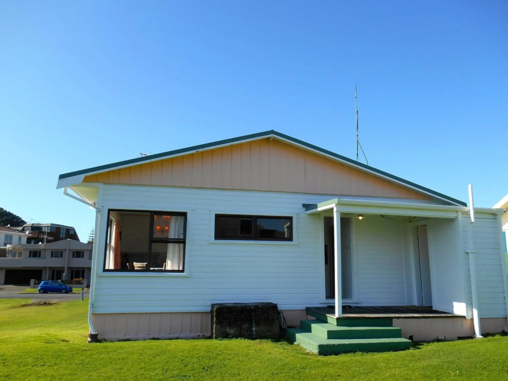 Bobs Bach - Mt Maunganui Bach