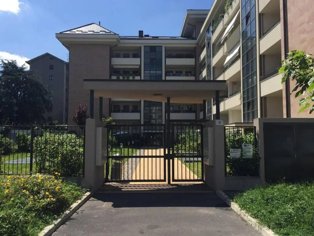ALTIDO Apt for 4 with Terrace in a Quiet Residential Area