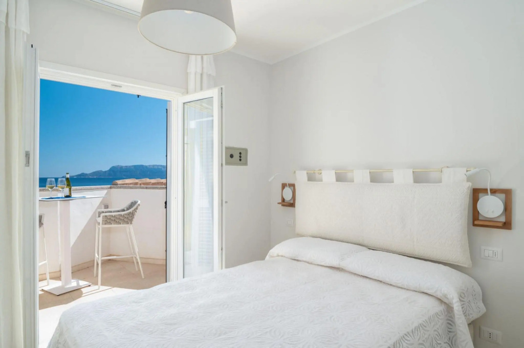 This charming one bedroom apartment is refined and elegantly furnished. It is perfect for a couple b-S'Abba Charming