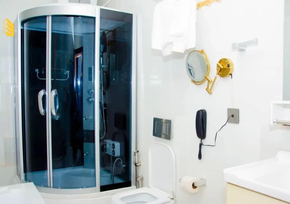 Elegant Suites by Golden Bide Jos