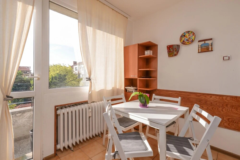 FM Deluxe 2-BDR Apartment - Our Home Is Your Home