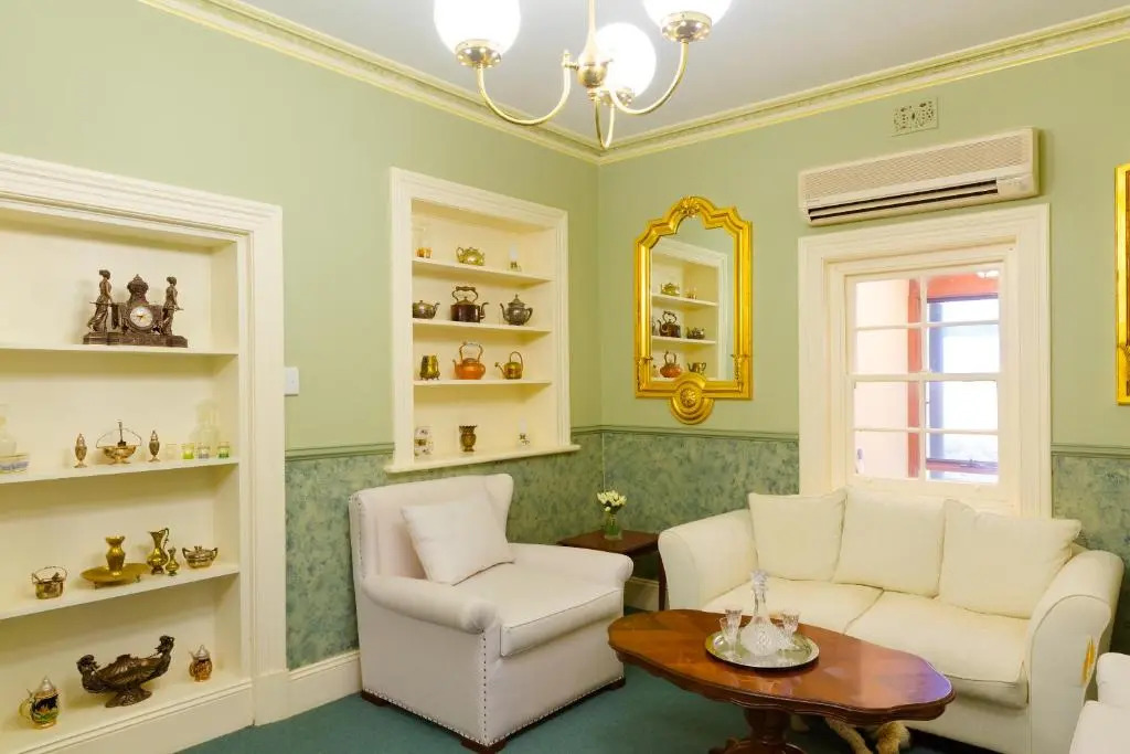 Kraft Vintage House
