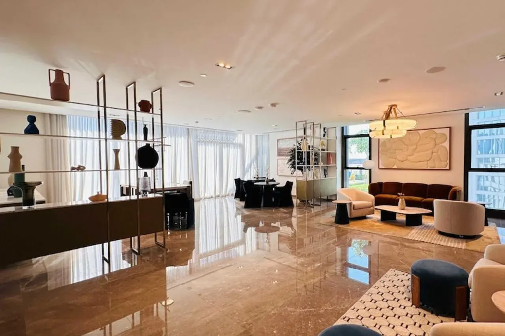 OYO HOME 1350 Premium 1-bed Apt Burj Crow