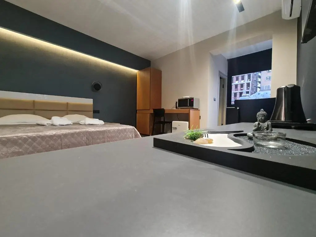 La Mirage Apartment 03