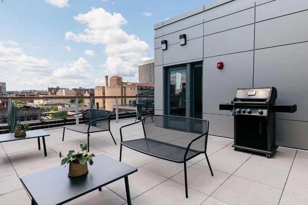 Kislak 305 Luxurious 1BR in Heart of Downtown