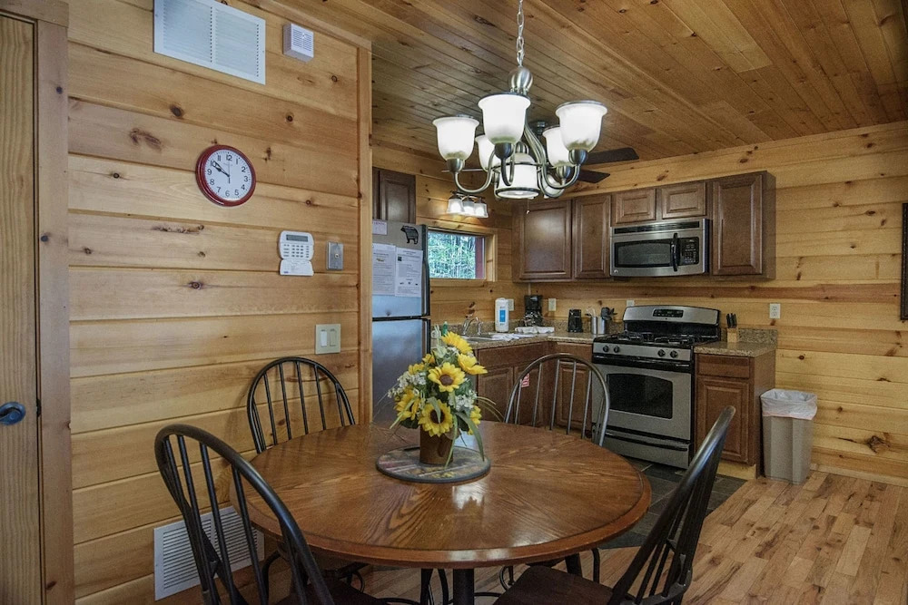 Simple Pleasures by Heritage Cabin Rentals