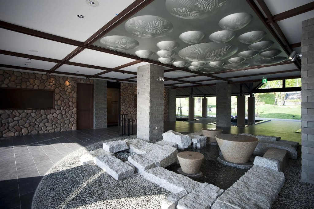 Lake Shikotsu Tsuruga Resort Spa Mizu no Uta