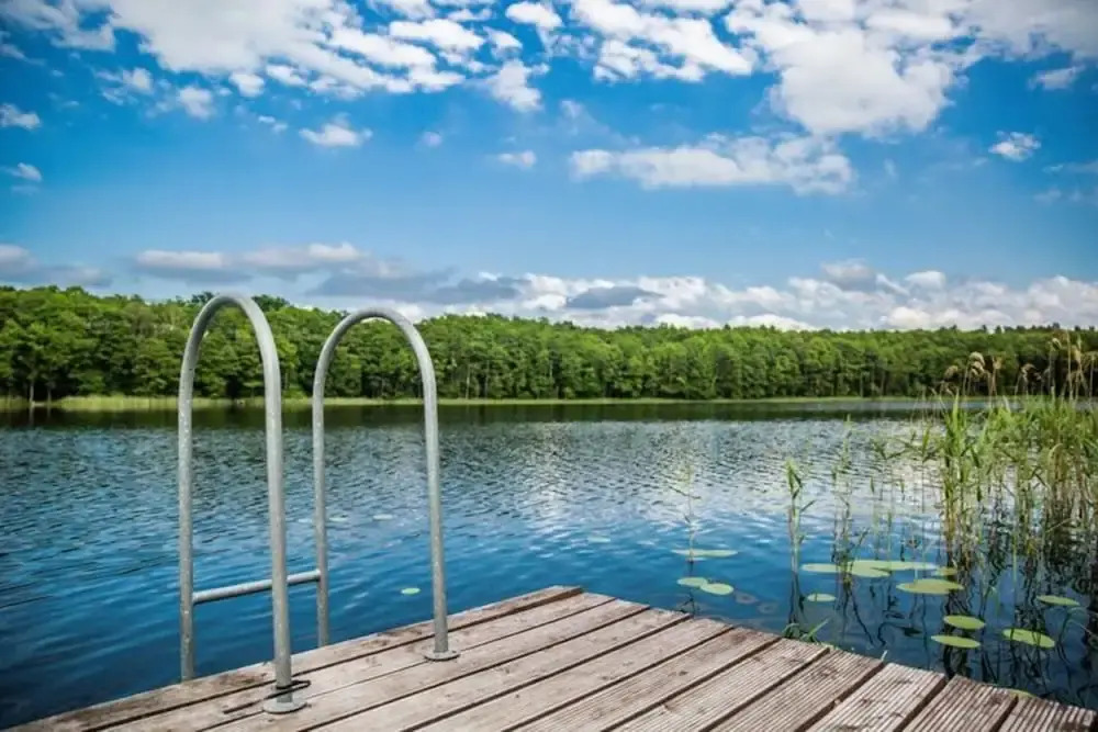 Holiday Home by Lake Kl pnicko with Pier
