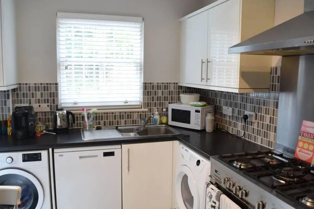 3 Bedroom House Close to Victoria Park