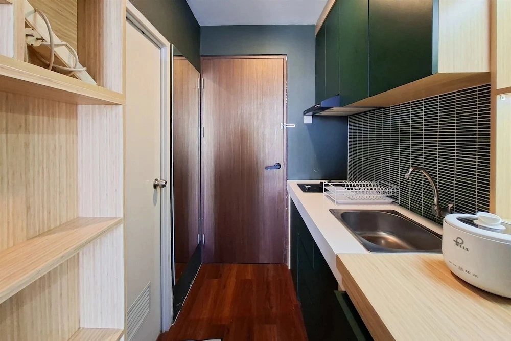 Green Urban Style Studio Room At Apartment Sudimara Forestwalk