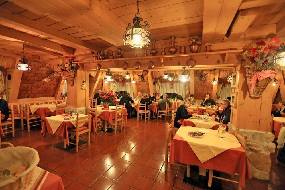 Hotel Chalet Alaska