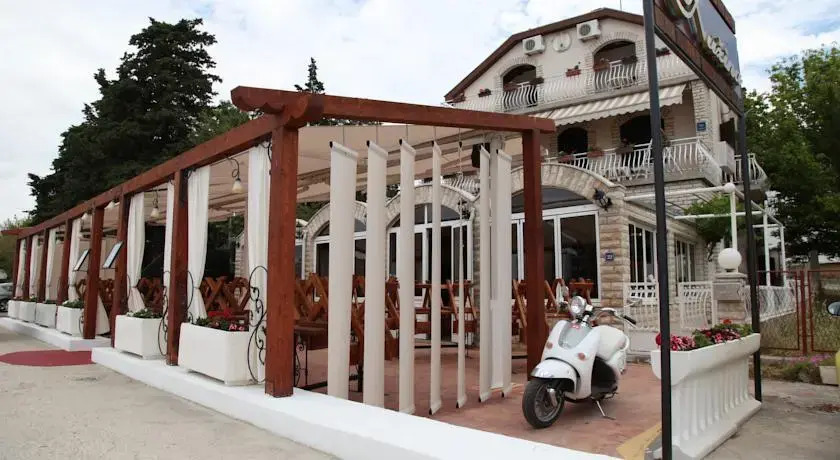 Mara Guest House