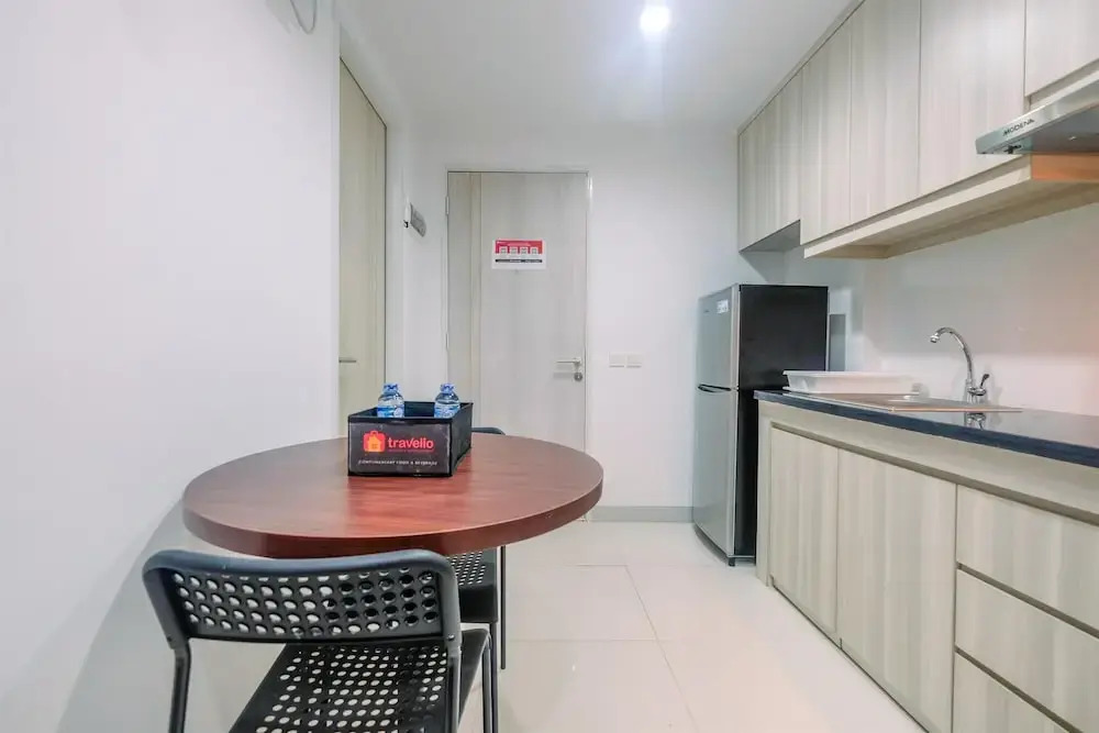Fully Furnished With Cozy Design Studio Azalea Suites Apartment