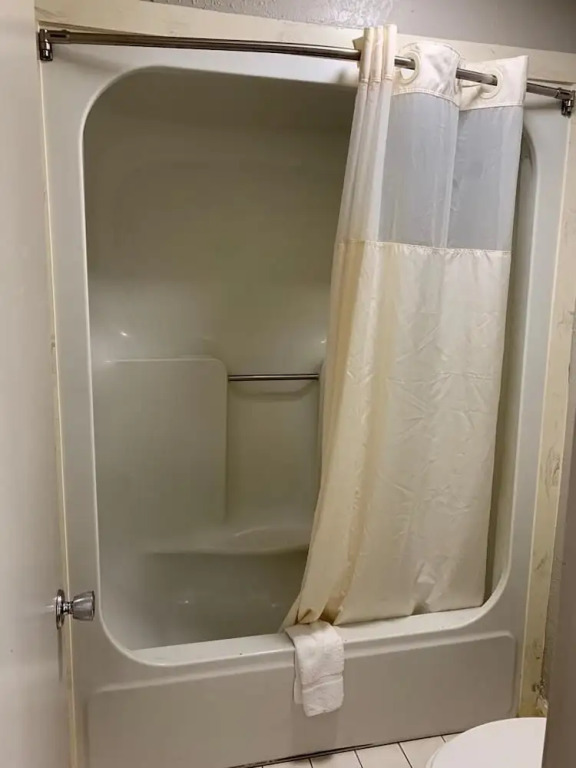 Relax Inn & Suites