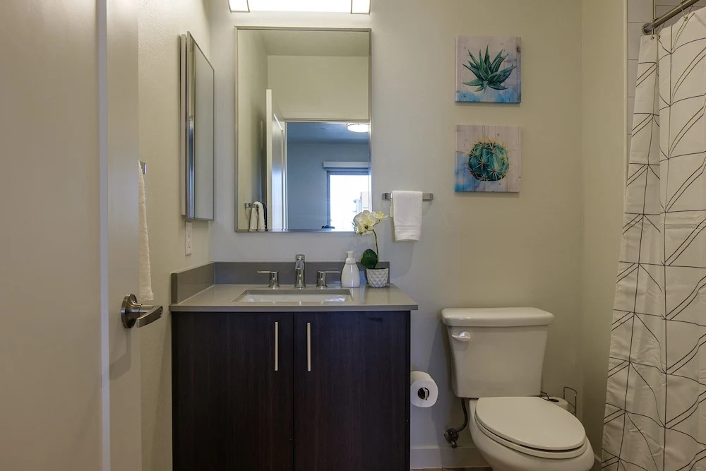 Comfy Downtown Apartments by Frontdesk