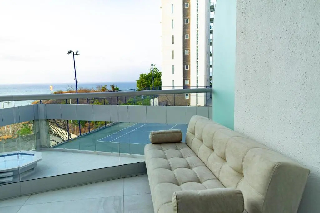 M2 Lujoso y Amplio Departamento en VIP Residencia