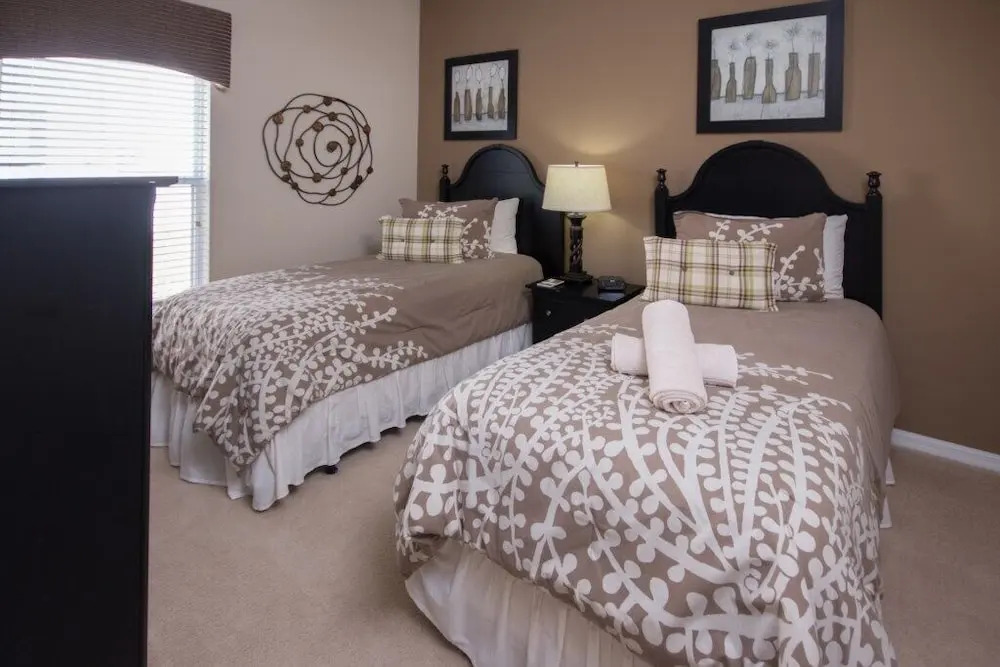 Gem Games Room & Private Pool/spa! 4 Bedroom Villa by Redawning