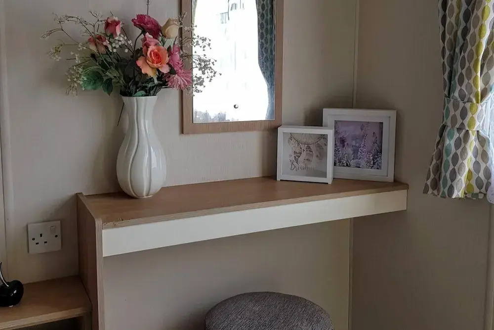 Pool-garden-2br-parking-wifi-sleeps6