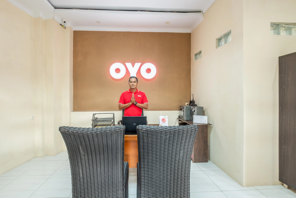 OYO 876 D' Exclusive