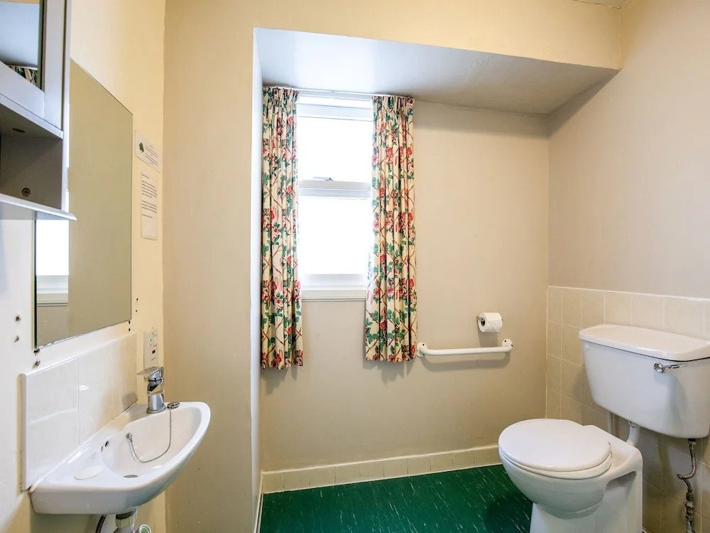 The Richmond Arms Hotel by OYO