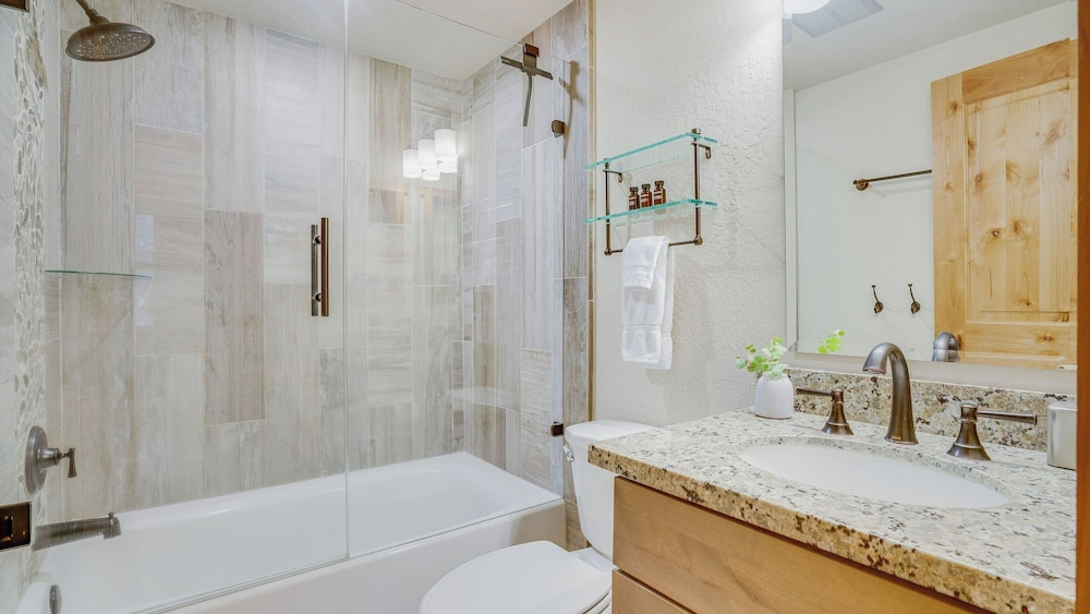 Arroyo by Avantstay Peaceful Mountain Townhouse w/ Large Private Balcony