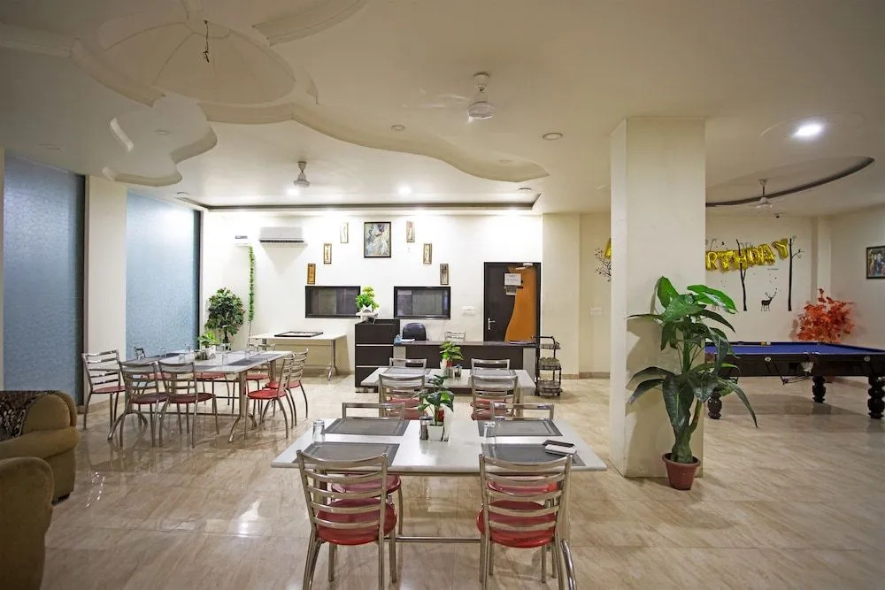 OYO 43691 Hotel Rbs Inn
