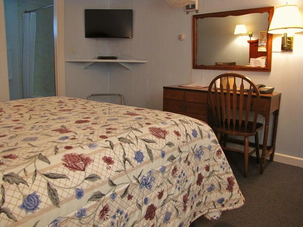 Colebrook Country Club & Hotel
