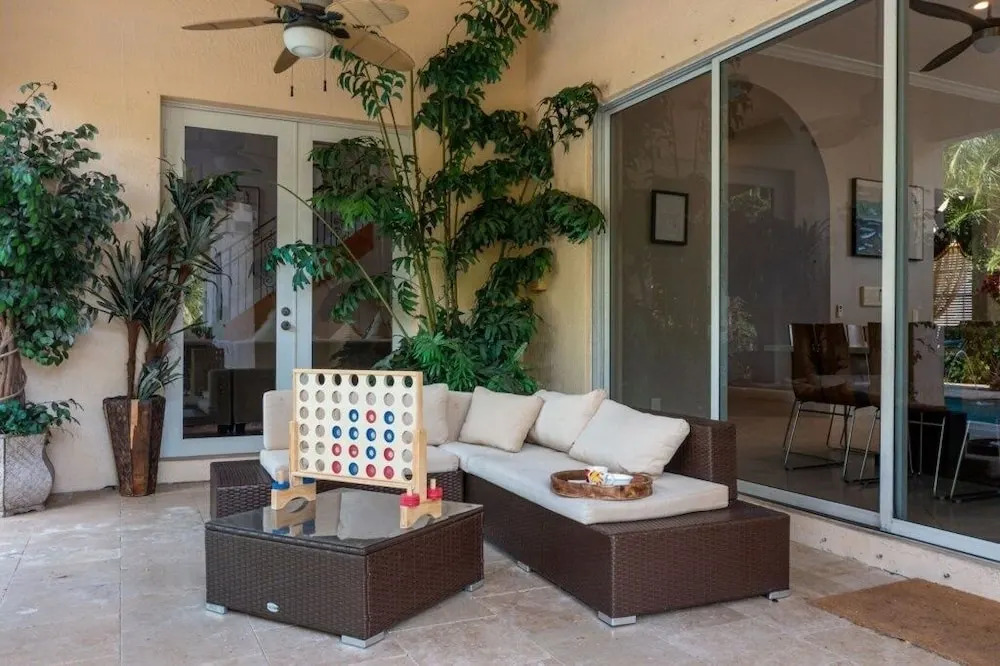 Plantation Acres Mansion 7 Bedroom Villa by Redawning