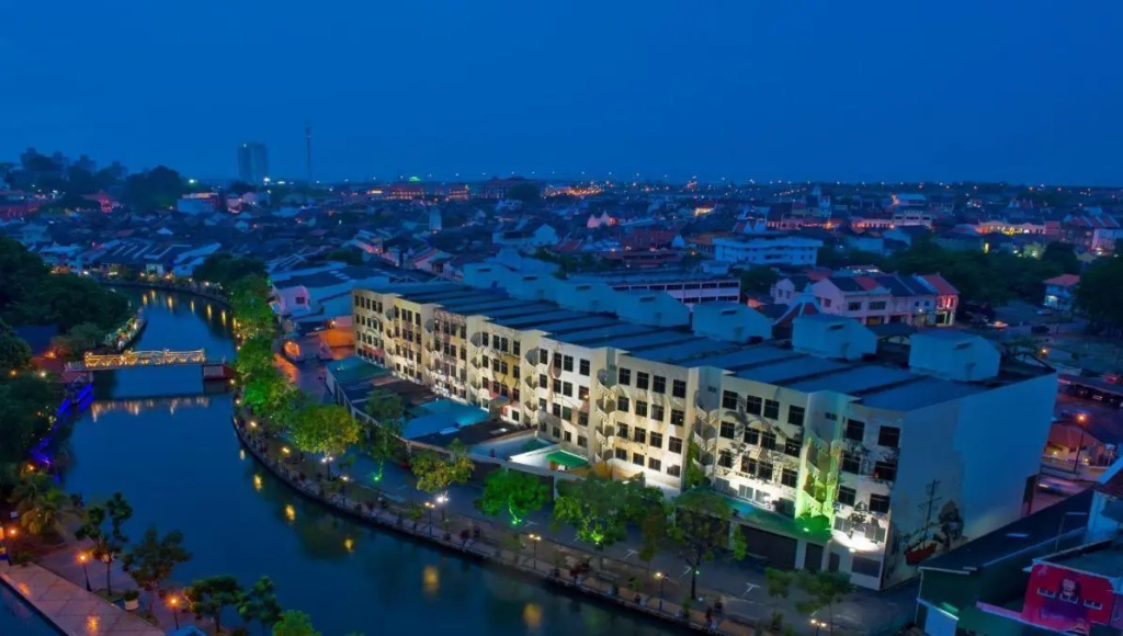 TF Riverside Hotel
