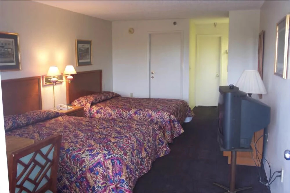 Crosby's Motor Inn