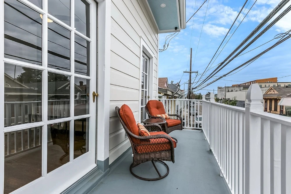Newly Renovated 4BD Penthouse