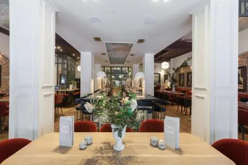 The Mood Luxury Rooms