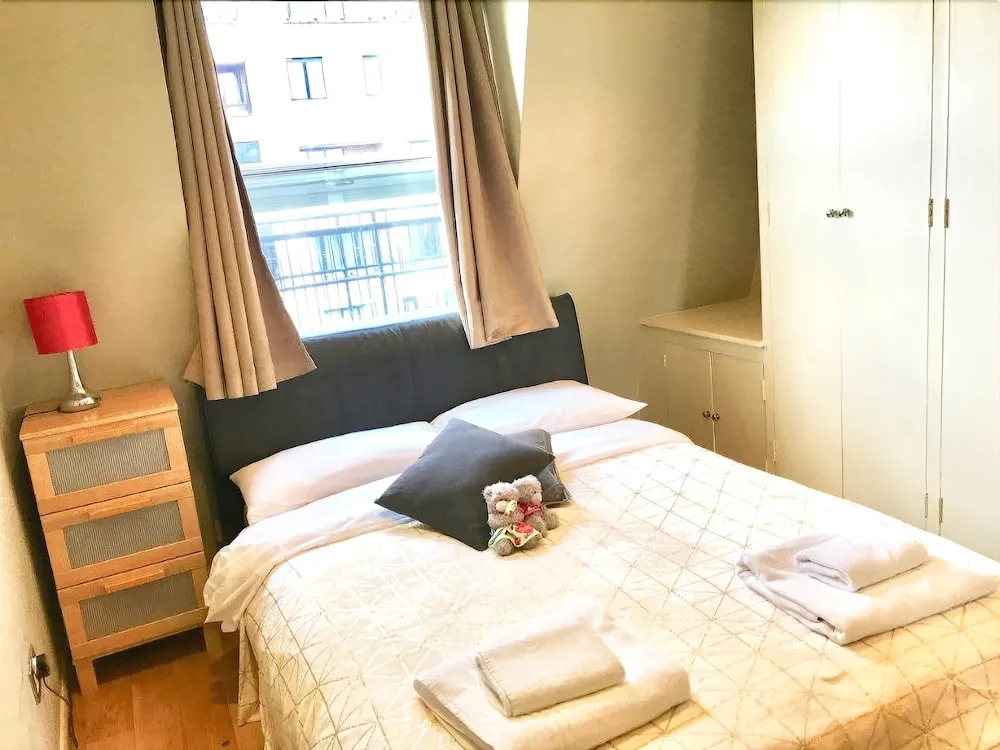 Beautiful & Bright Apartment Next To Museums