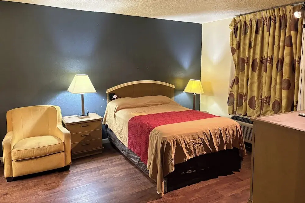 Motel 19 By Capital O Baytown I-10