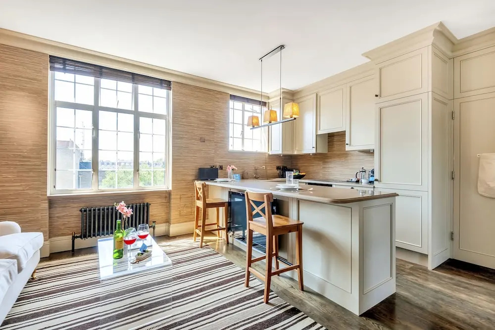 Stunning Chelsea Manor Gem - HBG