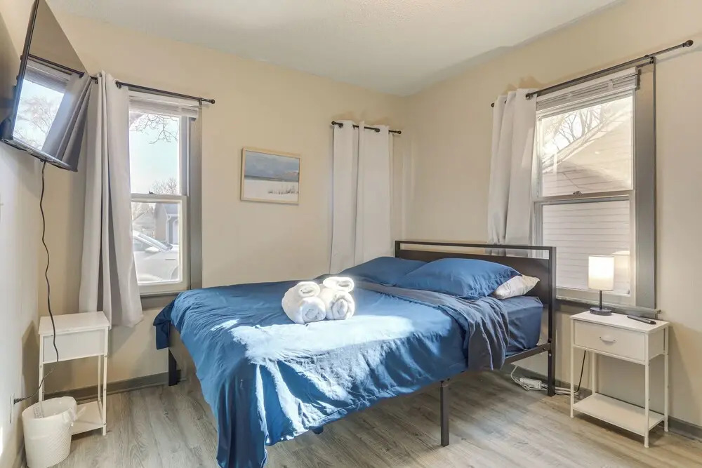 Steps to Shore! Pet-friendly Lake Waconia Getaway