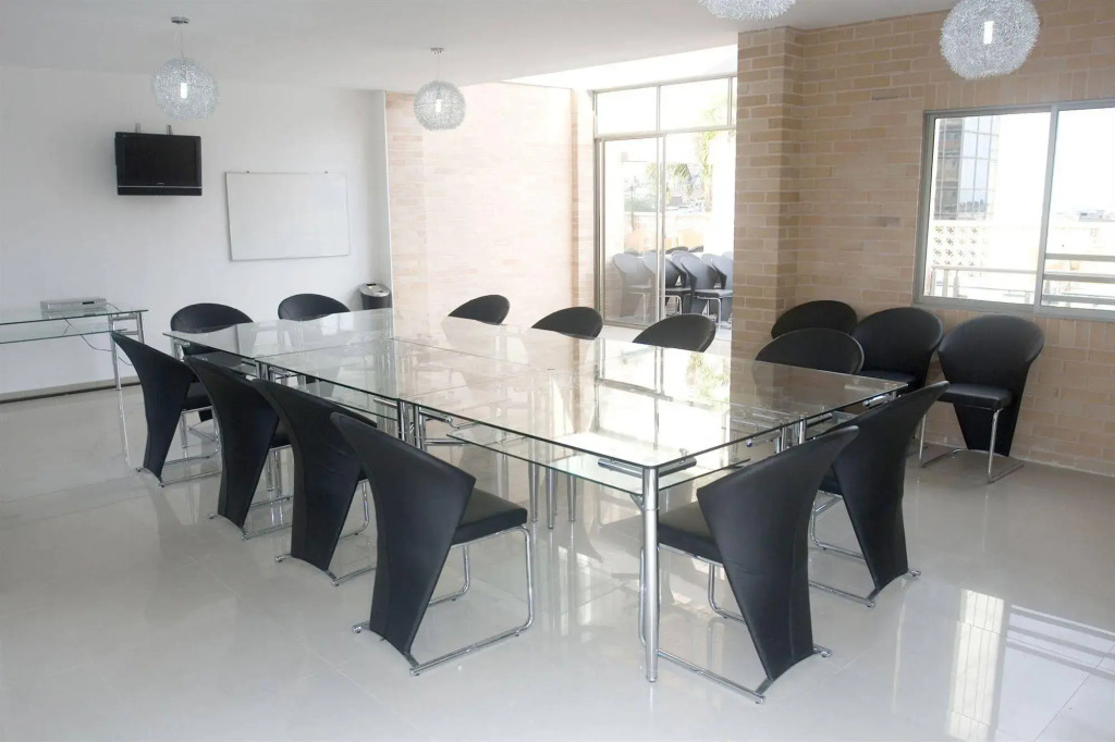 Hotel Calima Real