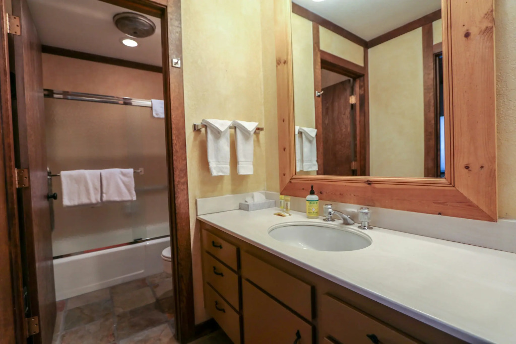 Mammoth West #143 Condo