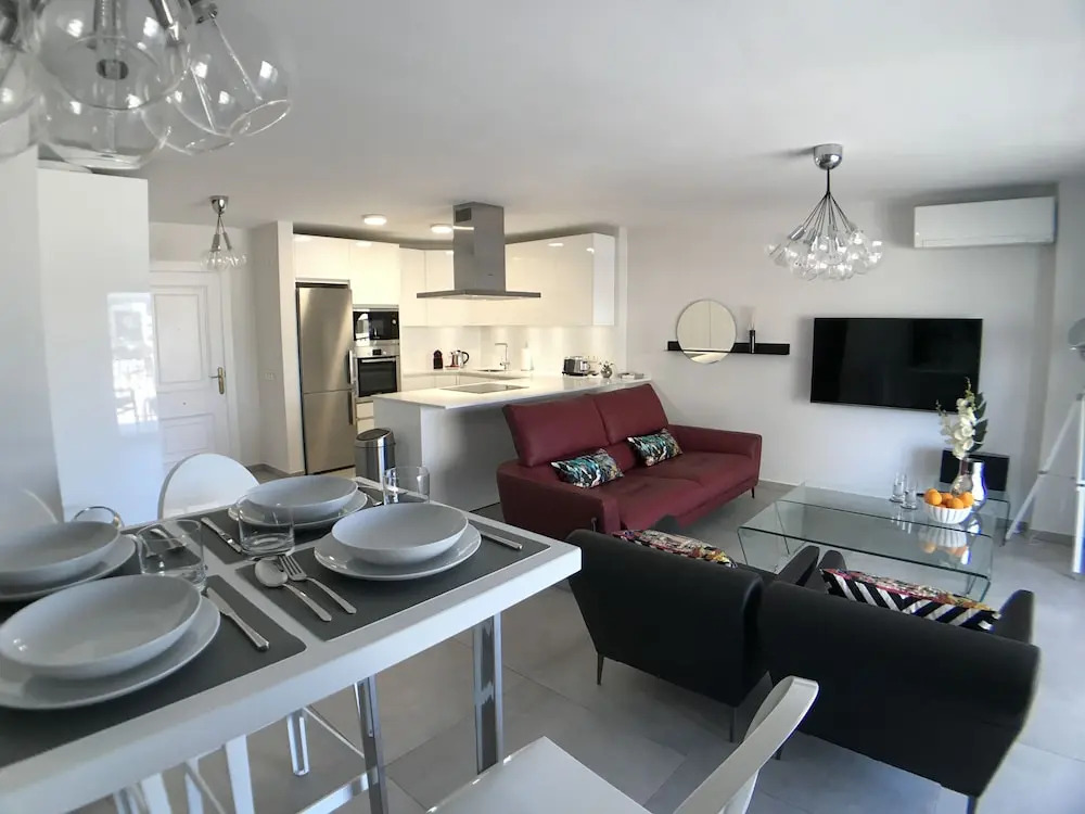 Contemporary 1 Bedroom Apt Puerto Banus