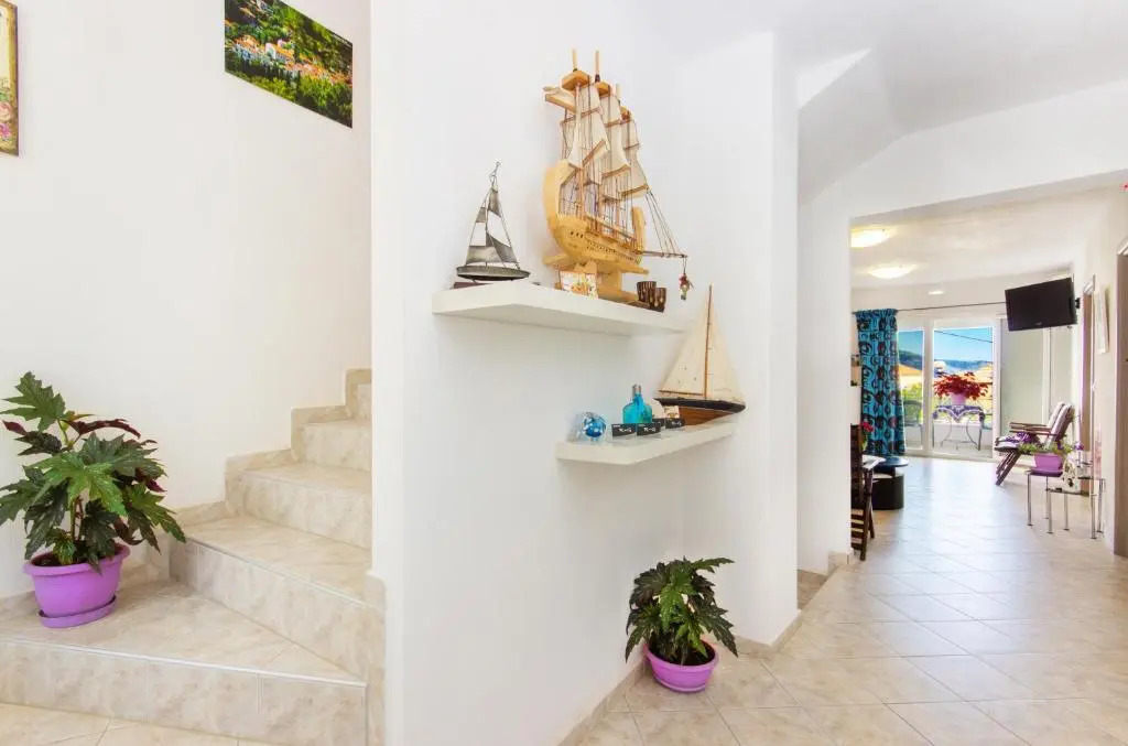 RG Studios Thassos #5