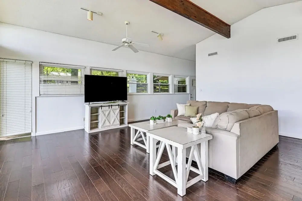 Launch & Dock: Lake Norman Retreat w/ Scenic Deck