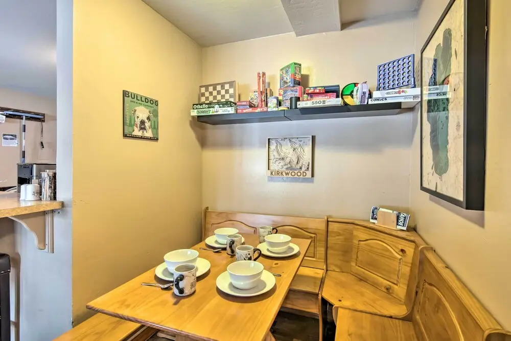 Walk to Ski Lift & Village: Lovely Kirkwood Condo