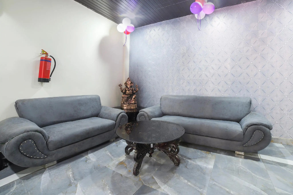 OYO 70788 Days Inn Guest House