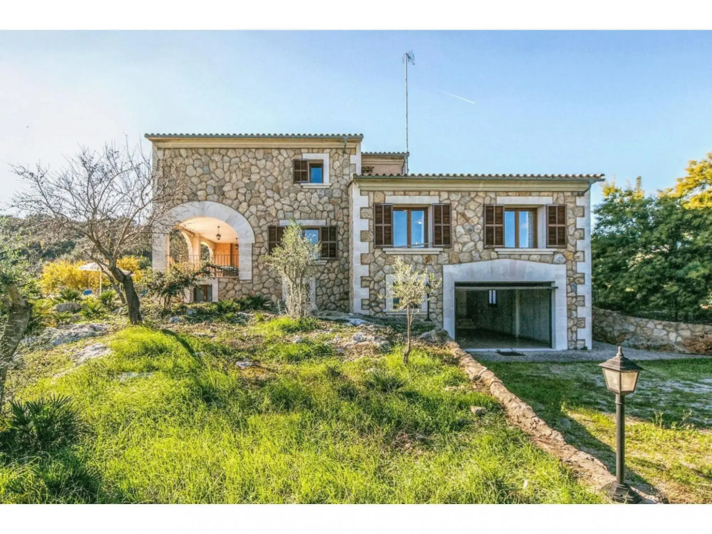 Amazing country house with panoramic views of the Tramuntana mountains
