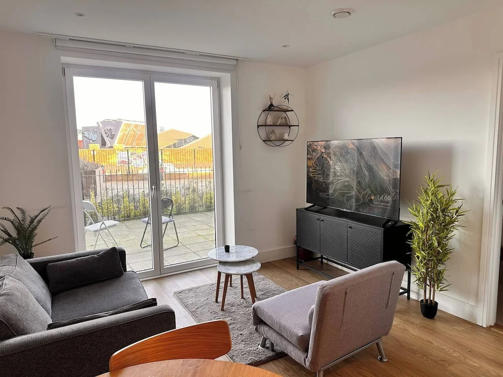 Cozy one Bedroom With a Big Balcony and Parking
